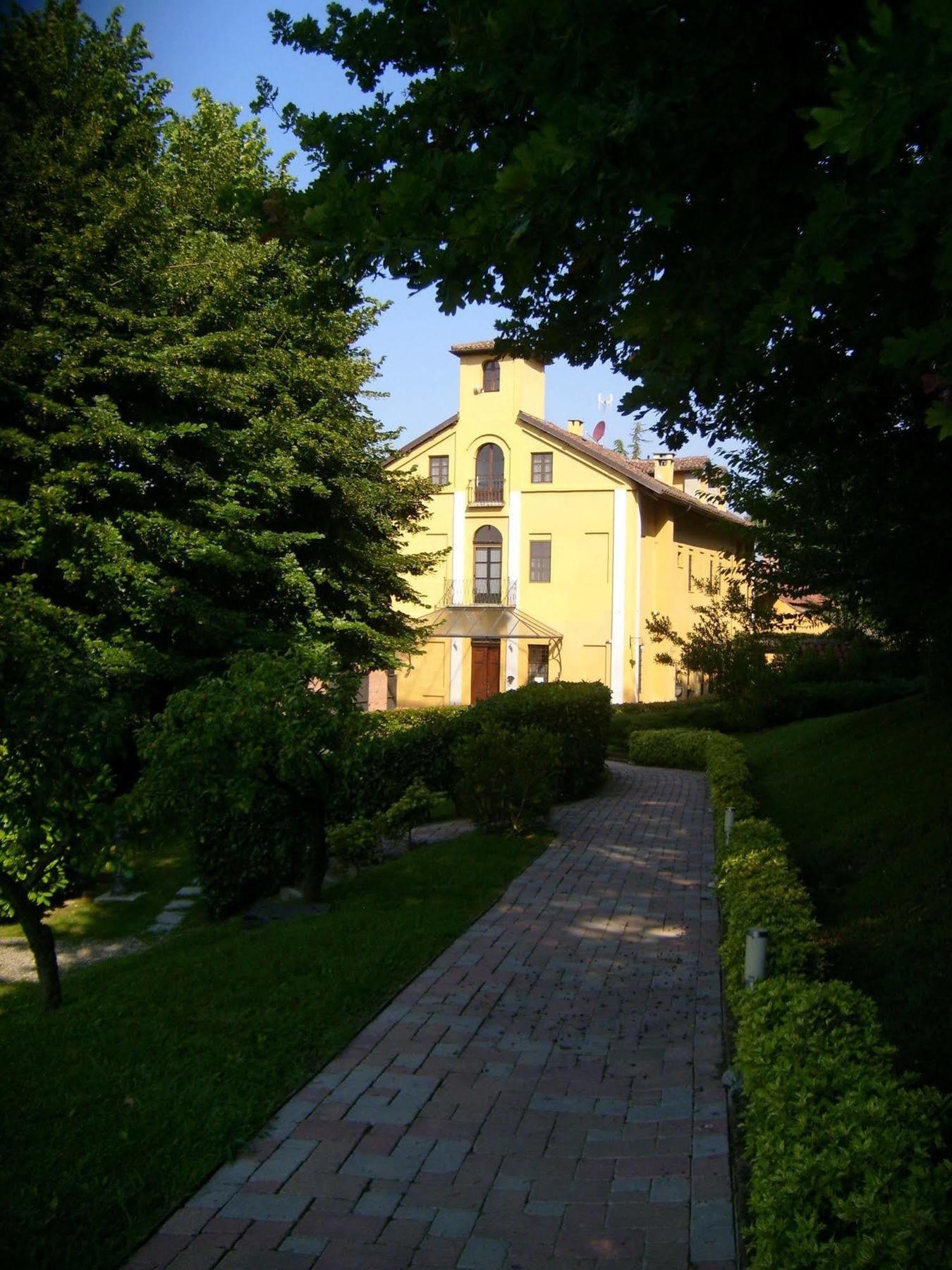 Hotel Casa Dei Frati Asti Exterior foto